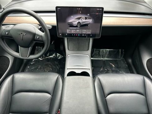 Used 2025 Tesla Model Y Long Range RWD image 16