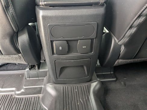 Used 2023 Ford Explorer XLT w/ Equipment Group 202A RWD image 14
