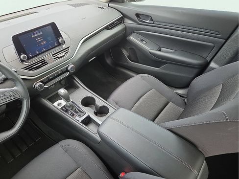 Used 2025 Nissan Altima 2.5 S FWD image 11