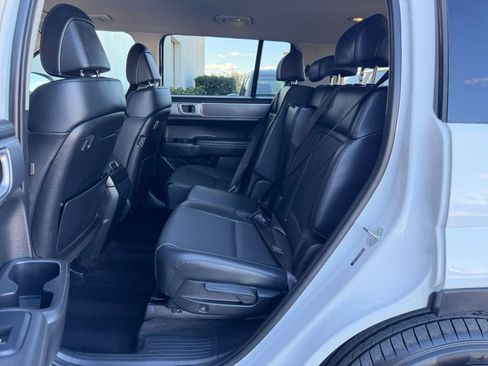 Used 2025 Hyundai Santa Fe SEL image 40