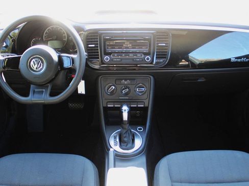 Used 2014 Volkswagen Beetle 2.5 FWD image 11