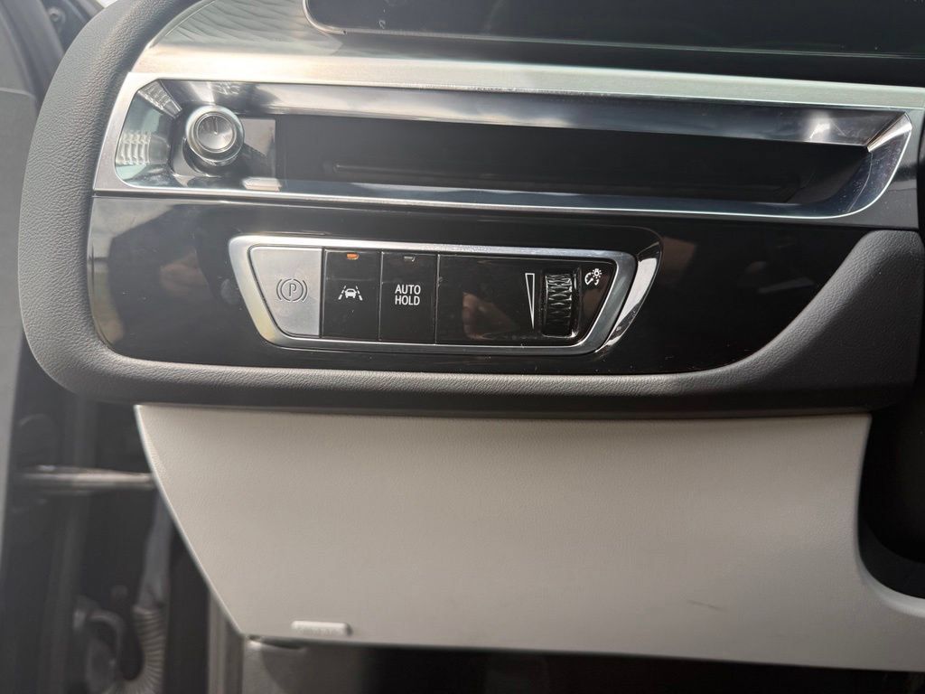 Certified 2024 Cadillac Lyriq Sport w/ LPO, Floor Liner Package AWD/4WD image 20