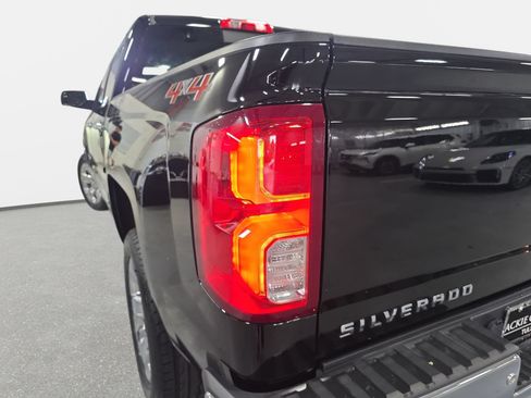 Used 2018 Chevrolet Silverado 1500 LTZ w/ Sport Package AWD/4WD image 33