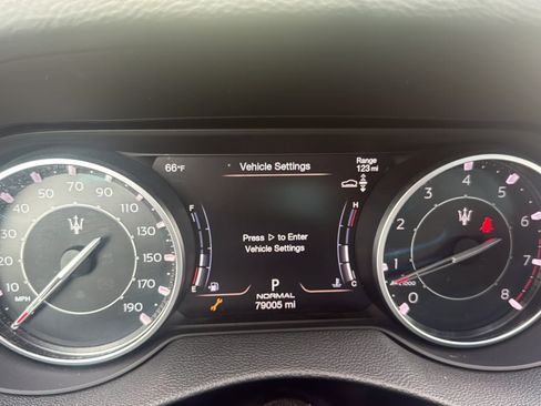 Used 2021 Maserati Levante S AWD/4WD image 14