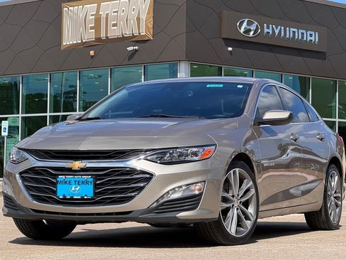 Used 2024 Chevrolet Malibu LT FWD image 1