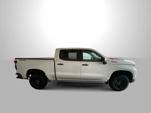 Used 2022 Chevrolet Silverado 1500 Custom Trail Boss AWD/4WD image 9