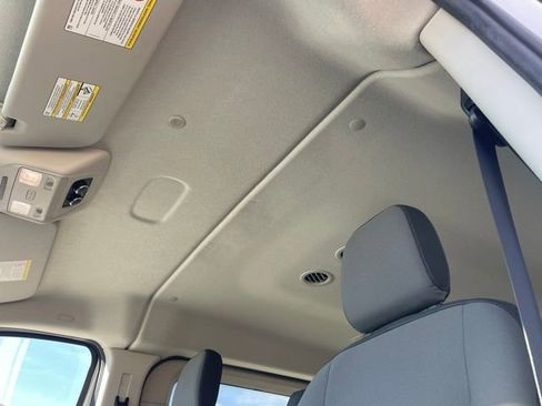 Used 2024 Ford Transit 350 XLT image 12