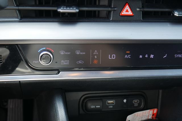 Used 2023 Kia Sportage EX AWD/4WD image 24