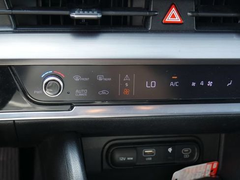 Used 2023 Kia Sportage EX AWD/4WD image 24
