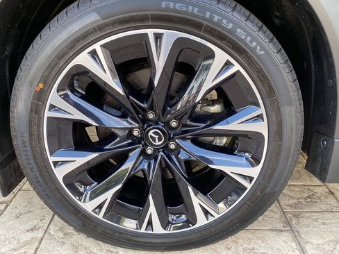 Used 2024 MAZDA CX-90 Plug-In Hybrid w/ Premium Pkg AWD/4WD image 15