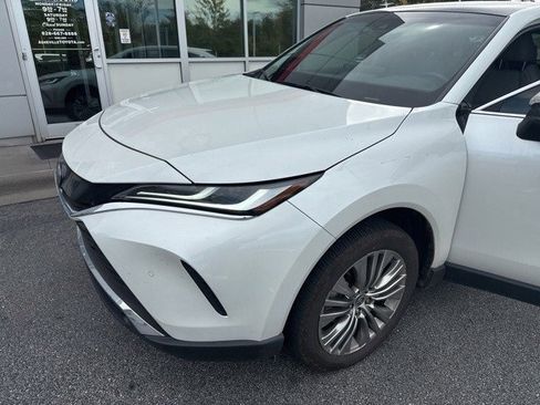 Used 2024 Toyota Venza LE image 5