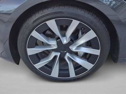 Used 2025 Tesla Model 3 Long Range AWD/4WD image 9