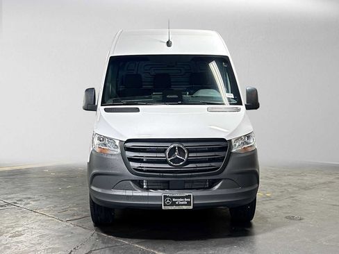 Used 2026 Mercedes-Benz Sprinter 2500 image 8