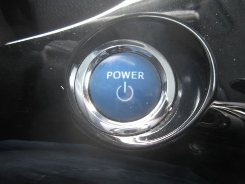 Used 2020 Toyota Prius XLE image 31