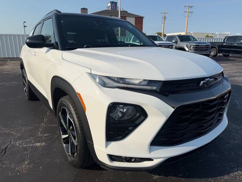 Used 2022 Chevrolet TrailBlazer RS w/ Technology Package FWD image 4