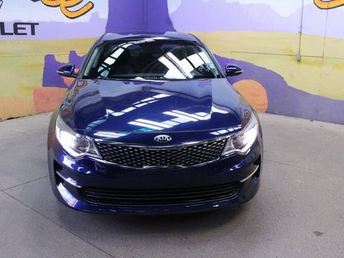 Used 2018 Kia Optima EX image 3