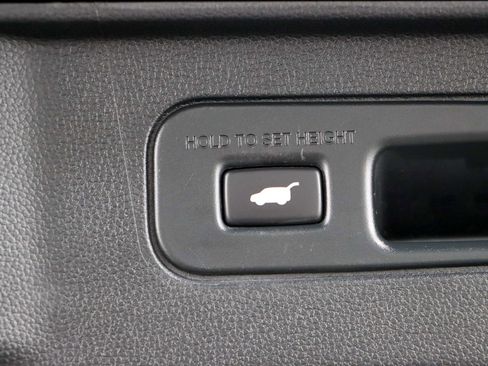 Used 2023 Honda Pilot Touring image 32