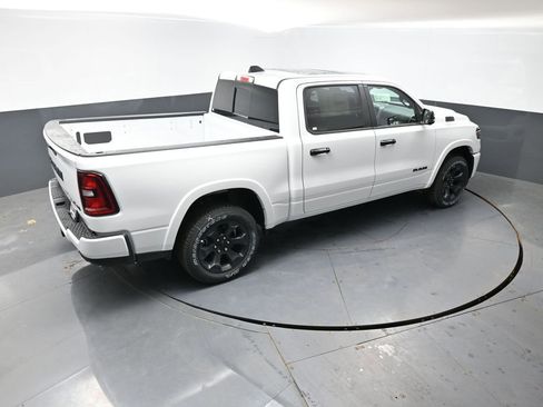 New 2026 RAM 1500 4x4 Crew Cab image 30