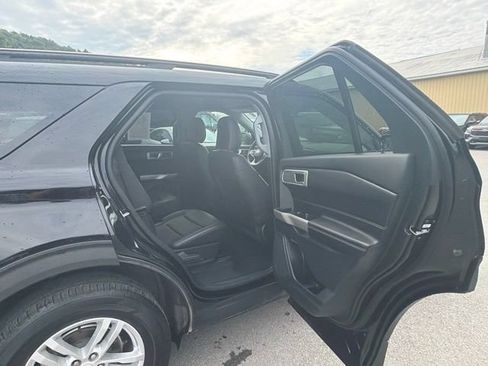 Used 2023 Ford Explorer XLT w/ Equipment Group 202A AWD/4WD image 34