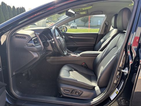 Used 2023 Toyota Camry SE FWD image 13