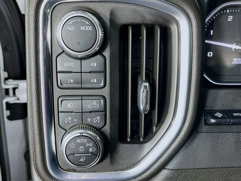 Used 2023 GMC Sierra 3500 Denali w/ Denali Ultimate Package AWD/4WD image 13