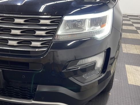 Used 2016 Ford Explorer XLT w/ Equipment Group 202A AWD/4WD image 27