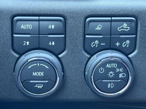 Used 2024 Chevrolet Silverado 1500 High Country w/ Technology Package AWD/4WD image 20