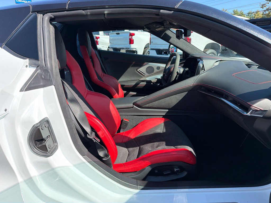 Used 2022 Chevrolet Corvette Stingray Premium Conv w/ Z51 Performance Package RWD image 28