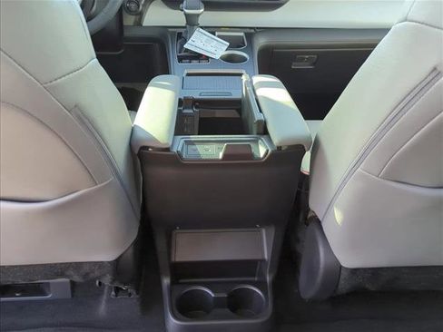 New 2025 Toyota Sienna XLE image 25