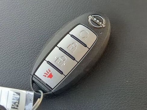 Certified 2025 Nissan Frontier SL image 30