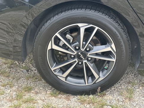 Used 2024 Kia Forte LXS FWD image 17