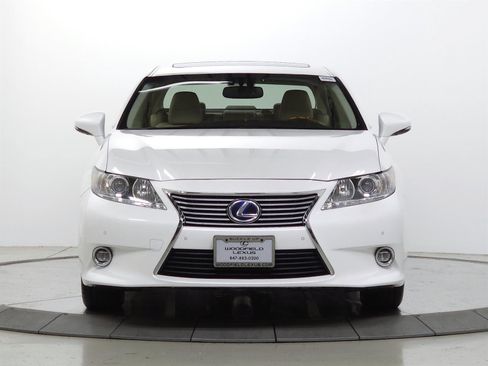 Used 2014 Lexus ES 300h w/ Luxury Package w/Bamboo Trim FWD image 2