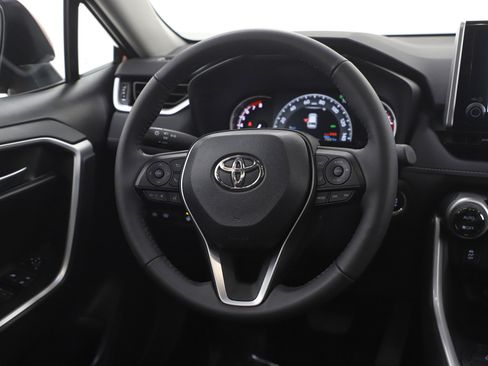 Used 2025 Toyota RAV4 XLE w/ Convenience Package image 17