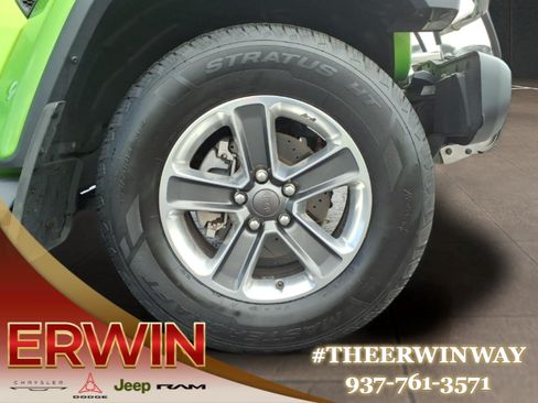 Used 2018 Jeep Wrangler Unlimited Sahara AWD/4WD image 9
