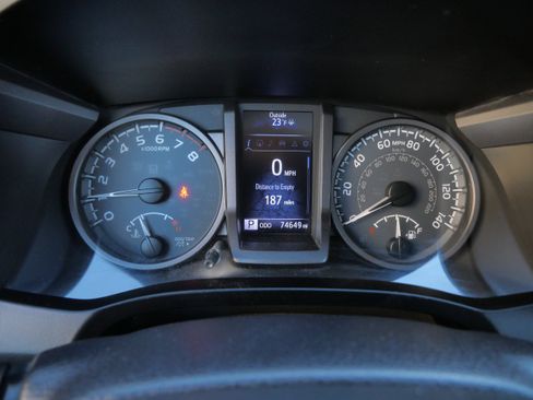 Certified 2018 Toyota Tacoma TRD Off-Road image 22