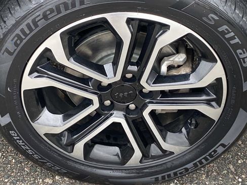 Certified 2022 Jeep Compass Limited w/ Sun and Sound Group image 25