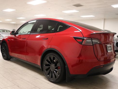 Used 2023 Tesla Model Y Performance image 7