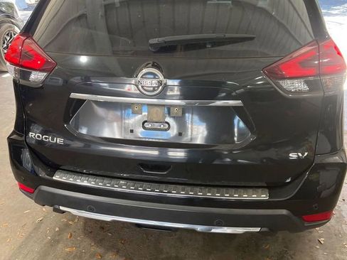 Used 2019 Nissan Rogue SV w/ Premium Package image 3