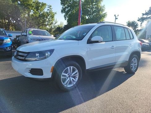 Used 2016 Volkswagen Tiguan S image 4