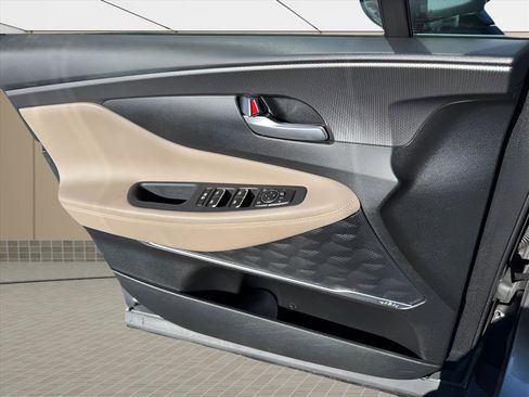 Used 2019 Hyundai Santa Fe Limited image 18