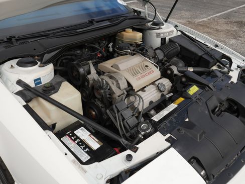 Used 1990 Buick Reatta Convertible image 81