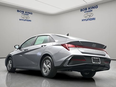 New 2026 Hyundai Elantra SE FWD image 20