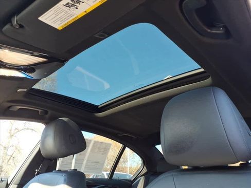 Used 2019 BMW 530e w/ Convenience Package image 15