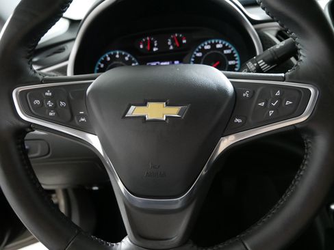 Used 2022 Chevrolet Malibu LT FWD image 25