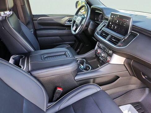 Used 2022 GMC Yukon XL SLT w/ SLT Premium Package RWD image 34
