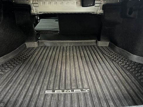 Used 2023 Toyota Camry SE image 32