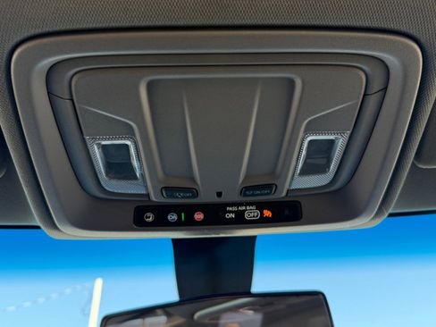 Used 2023 GMC Sierra 2500 SLE image 30