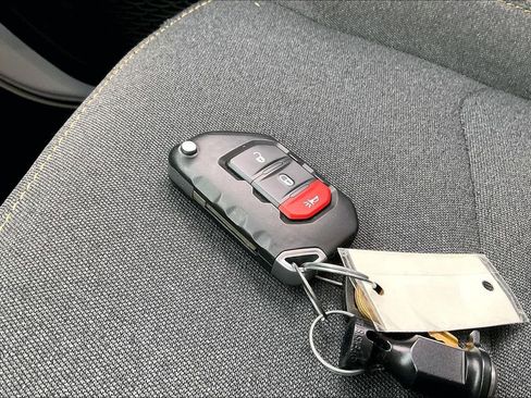 Used 2025 Jeep Gladiator Sport image 13