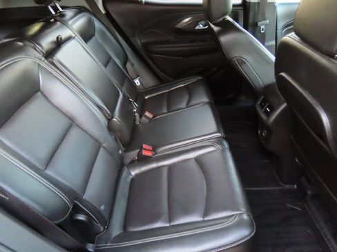 Used 2022 GMC Terrain SLT w/ Tech Package image 15