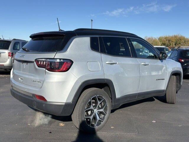 Used 2024 Jeep Compass Limited AWD/4WD image 15